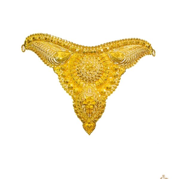 This royal and traditional 22k gold crown define simplicity and elegance. This traditional and passionate crown is all you need on any bridal occasion to show off your personality. Weight of this churi would be only 13.67gm.