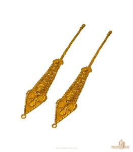 This Kan Tana has a traditional design.It is made of 22 carat gold. It looks old and trendy.It has 22 carats purity and weighs only 5.85 grams.
