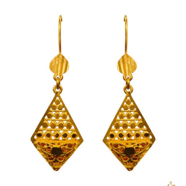 Enhance your look with 22k gold kaner dul from Chowdhury Gold. Shop our incomparable new kaner dul for your new favorite pair. The weight of this kaner dul is 4.15gm.